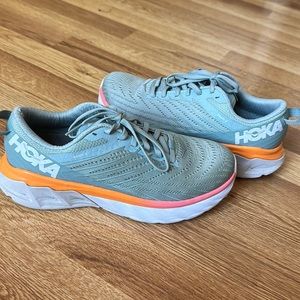 Women’s Hoka Arahi 4